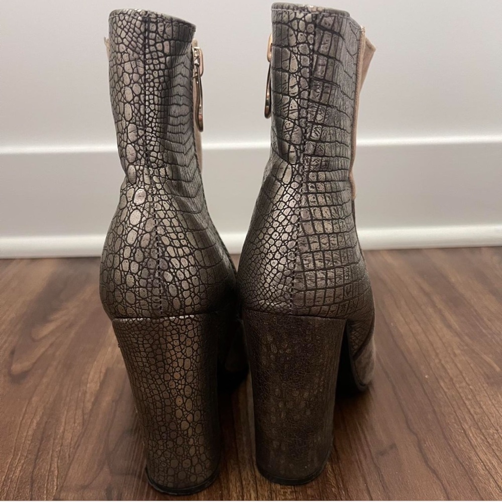 Cathy’s Block Heeled Boots Faux Suede Size 6 - Picture 4 of 6